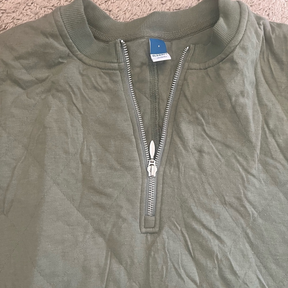 Old Navy Quilted Sweatsuit, size small